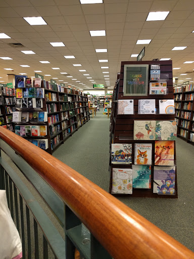 Book Store «Barnes & Noble», reviews and photos, 1180 Raritan Rd, Clark, NJ 07066, USA
