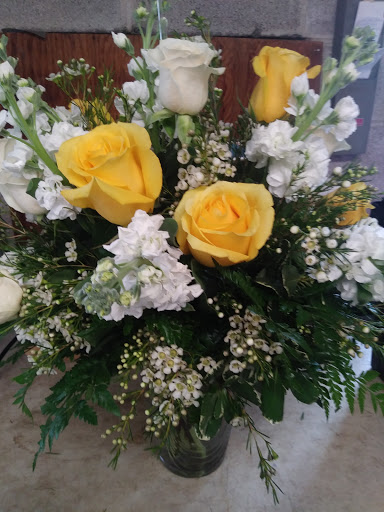 Florist «Springbrook Gardens Florist & Greenhouses», reviews and photos, 23614 Power Rd, Farmington, MI 48336, USA