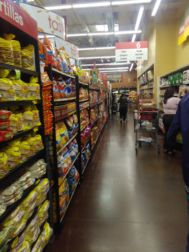 Grocery Store «Grocery Outlet Bargain Market», reviews and photos, 355 N Citrus Ave, Azusa, CA 91702, USA