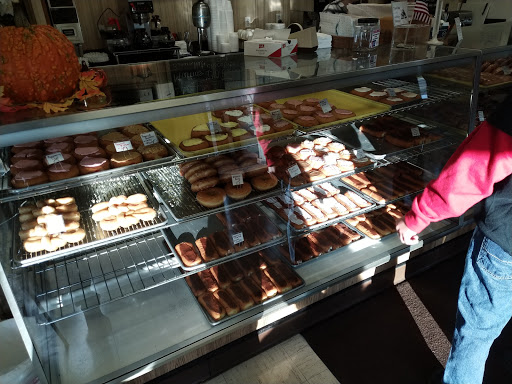 Donut Shop «Holly Donut Shop», reviews and photos, 421 N Saginaw St, Holly, MI 48442, USA