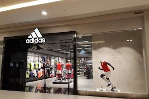 adidas Store CANOAS image