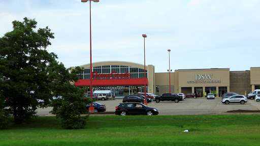 Shoe Store «DSW Designer Shoe Warehouse», reviews and photos, 6636 E State St, Rockford, IL 61108, USA