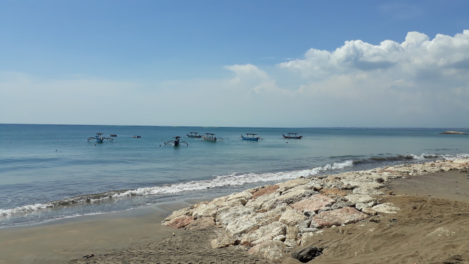 Photo de Melisan Beach - endroit populaire parmi les connaisseurs de la détente