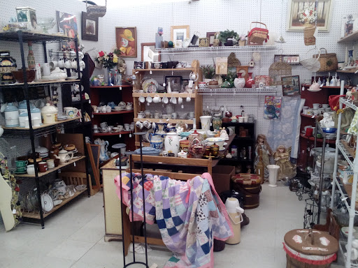 Flea Market «Traderbakers Flea Market», reviews and photos, 2080 Burton Ln, Martinsville, IN 46151, USA