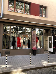 Denneris fashion store