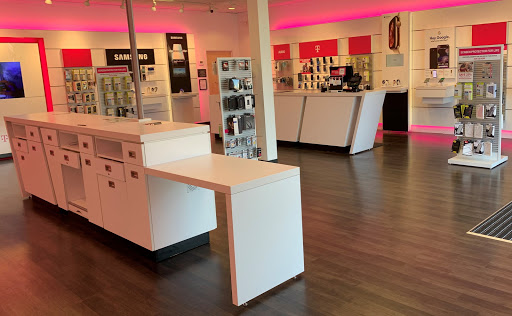 Cell Phone Store «T-Mobile», reviews and photos, 472 Alfred St, Biddeford, ME 04005, USA