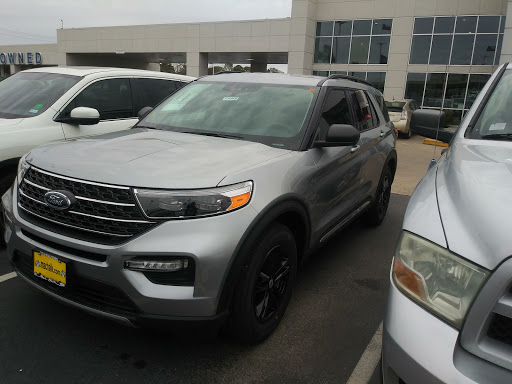 Oil Change Service «Quick Lane at Mac Haik Ford», reviews and photos, 10333 Katy Fwy, Houston, TX 77024, USA