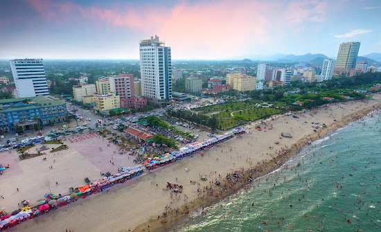 Cua Lo Beach