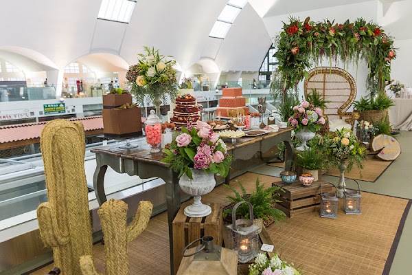 Flora  Co Floristería