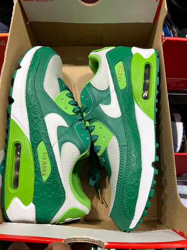 Sporting Goods Store «Nike Factory Store», reviews and photos, 8510 S Cottage Grove Ave, Chicago, IL 60619, USA