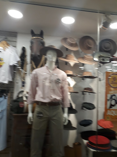 Opiniones de La Invencible en Salto - Tienda de ropa