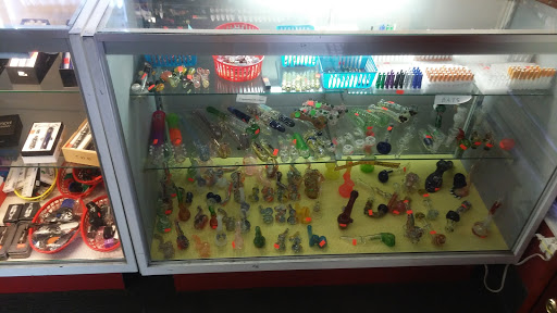 Tobacco Shop «One Love Tobacco & Gifts», reviews and photos, 7116 Gulf Blvd, St Pete Beach, FL 33706, USA