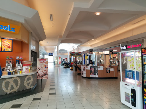 Shopping Mall «River Oaks Center», reviews and photos, 96 River Oaks Center Dr, Calumet City, IL 60409, USA