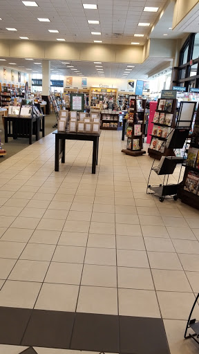 Book Store «Barnes & Noble», reviews and photos, 300 Indian Lake Blvd, Hendersonville, TN 37075, USA