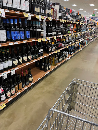 State Liquor Store «NH Liquor & Wine Outlet», reviews and photos, 380 Lafayette Rd, Seabrook, NH 03874, USA