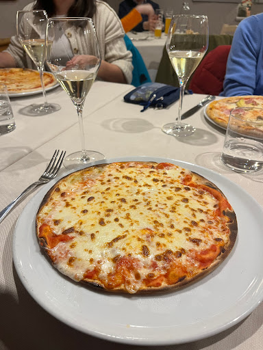 Ristorante Piccadilly - Pizza e Cucina di montagna a Madonna di Campiglio in Madonna di Campiglio, Provincia Autonoma di Trento