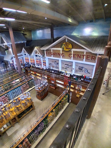 Sporting Goods Store «Bass Pro Shops», reviews and photos