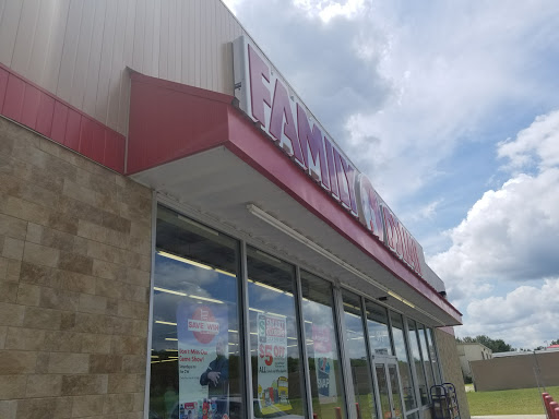 Dollar Store «FAMILY DOLLAR», reviews and photos, 919 East Bertrand Street, St Marys, KS 66536, USA