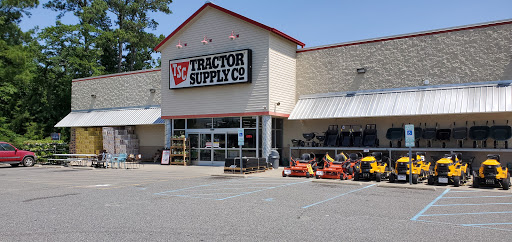 Home Improvement Store «Tractor Supply Co.», reviews and photos, 3000 Pruden Blvd, Suffolk, VA 23434, USA