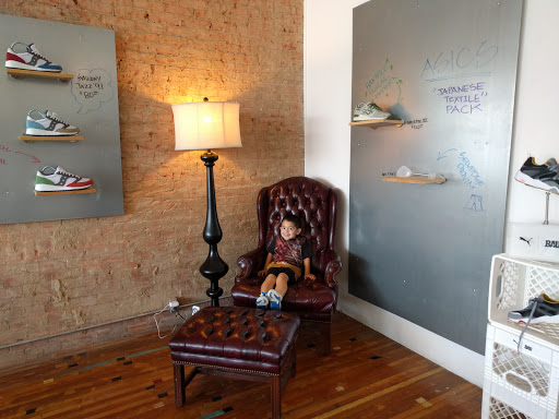 Shoe Store «Epocha Shoes & Vintage Apparel», reviews and photos, 2620 Main St, Dallas, TX 75226, USA