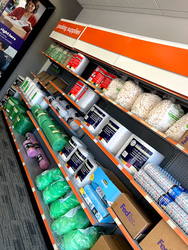 Print Shop «FedEx Office Print & Ship Center», reviews and photos, 3992 Barranca Pkwy a, Irvine, CA 92606, USA