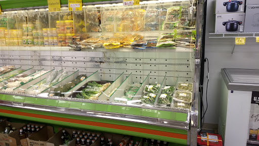 Korean Grocery Store «Lotte Oriental Foods & Gifts», reviews and photos, 4944 N High St, Columbus, OH 43214, USA