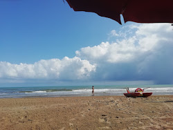 Spiaggia di Foce Varano'in fotoğrafı - rahatlamayı sevenler arasında popüler bir yer