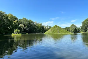 Wasserpyramide Branitzer Park image