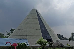 Monumen Yogya Kembali image