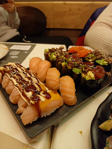 Más Que Sushi - Restaurante Japonés