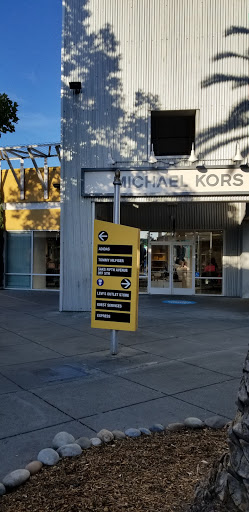 Shopping Mall «Petaluma Village Premium Outlets», reviews and photos, 2200 Petaluma Blvd N, Petaluma, CA 94952, USA