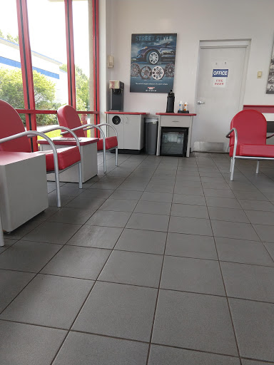 Tire Shop «Discount Tire Store - Indianapolis, IN», reviews and photos, 8302 N Michigan Rd, Indianapolis, IN 46268, USA