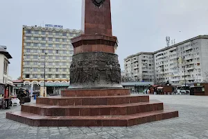 Monumentul istoric ”Ansamblul Piaţa Unirii” image