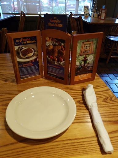 American Restaurant «Cracker Barrel Old Country Store», reviews and photos, 1301 League Line Rd, Conroe, TX 77304, USA