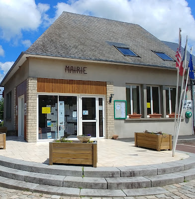 Mairie à Marchésieux