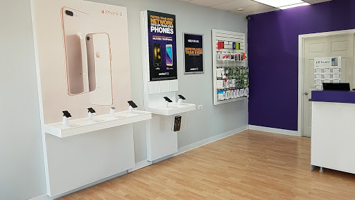 Cell Phone Store «MetroPCS Authorized Dealer», reviews and photos, 2823 London Rd #7, Eau Claire, WI 54701, USA