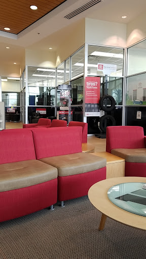Toyota Dealer «Jeff Wyler Toyota of Clarksville», reviews and photos, 808 E Lewis and Clark Pkwy, Clarksville, IN 47129, USA