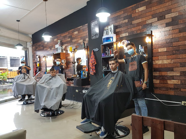 Teléfono de La Industria Barbershop