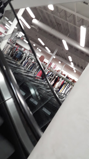 Clothing Store «Burlington Coat Factory», reviews and photos, 6900 Chestnut St, Gilroy, CA 95020, USA