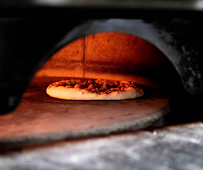 Pizza du Restaurant italien Chez Carlo Cordeliers - Pizzas au feu de bois à Lyon - n°11