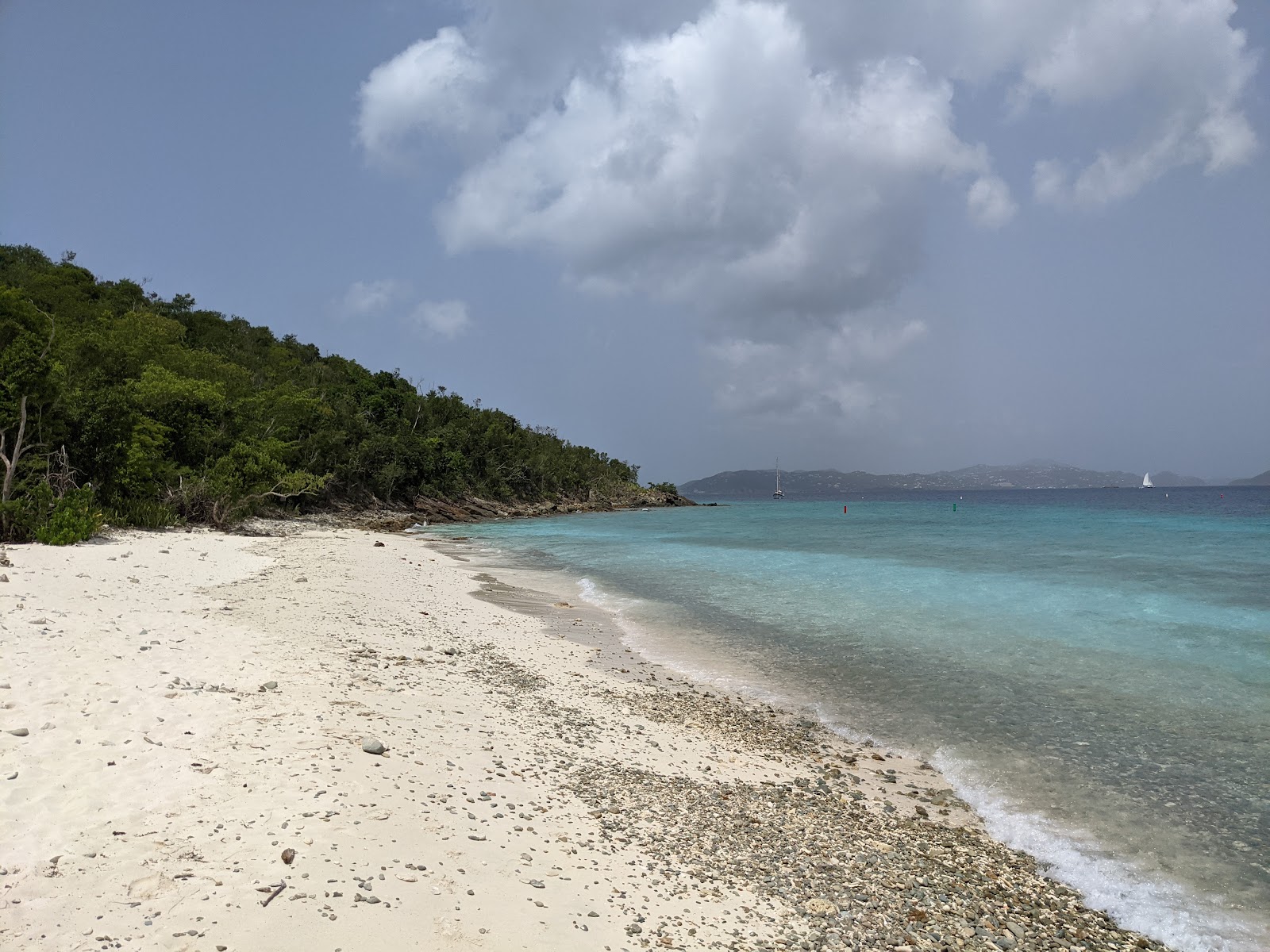 Photo de Salomon beach avec un niveau de propreté de partiellement propre