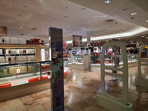 Shopping Mall «Lakeforest Mall», reviews and photos, 701 Russell Ave, Gaithersburg, MD 20877, USA