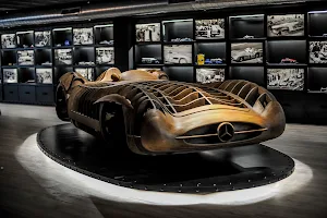 Aguinaga Mercedes-Benz museoa image