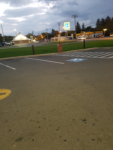 Supermarket «ALDI», reviews and photos, 6111 S Salina St, Syracuse, NY 13205, USA