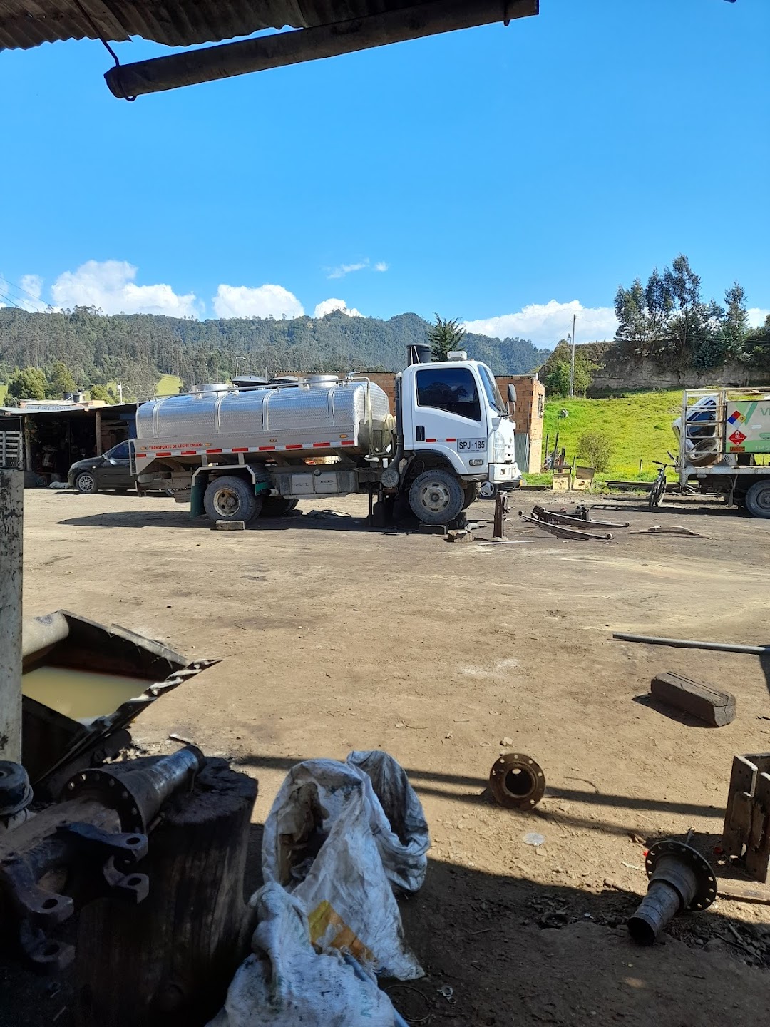 Almacen Y Talleres Carupa