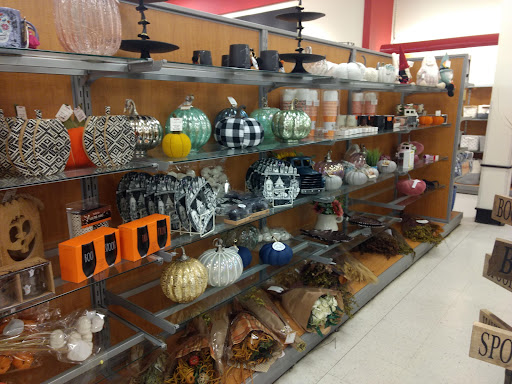 Department Store «T.J. Maxx», reviews and photos, 154 Rt. 9 - Rd 3, Englishtown, NJ 07726, USA