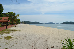 Photo de Plage de Tengah avec rivage droit, long