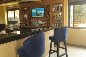 Cafe de pearl. Bar & Lounge image