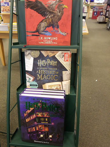 Book Store «Barnes & Noble», reviews and photos, 6510 N Illinois St, Fairview Heights, IL 62208, USA