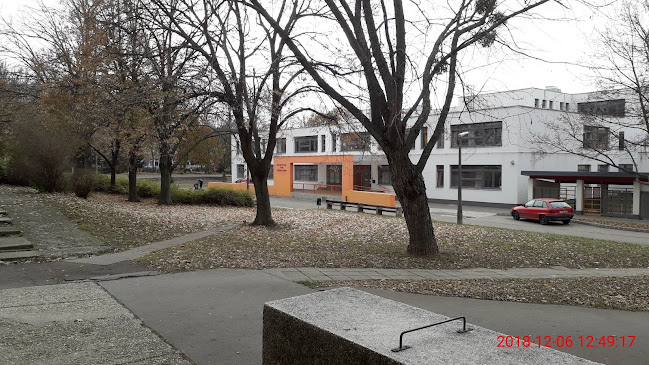 Pécsi Testvérvárosok Terei Általános Iskola - Iskola